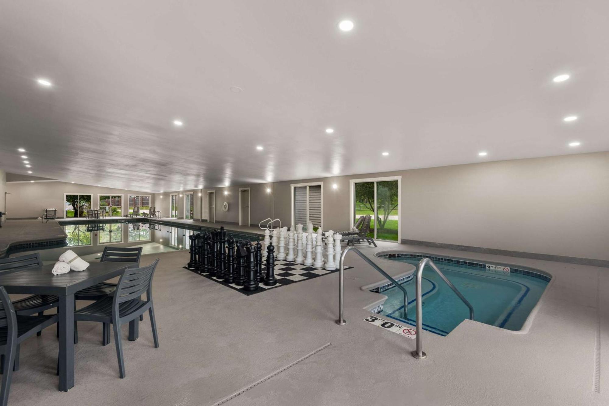 Wyndham Garden Galena Hotel & Day Spa Zewnętrze zdjęcie