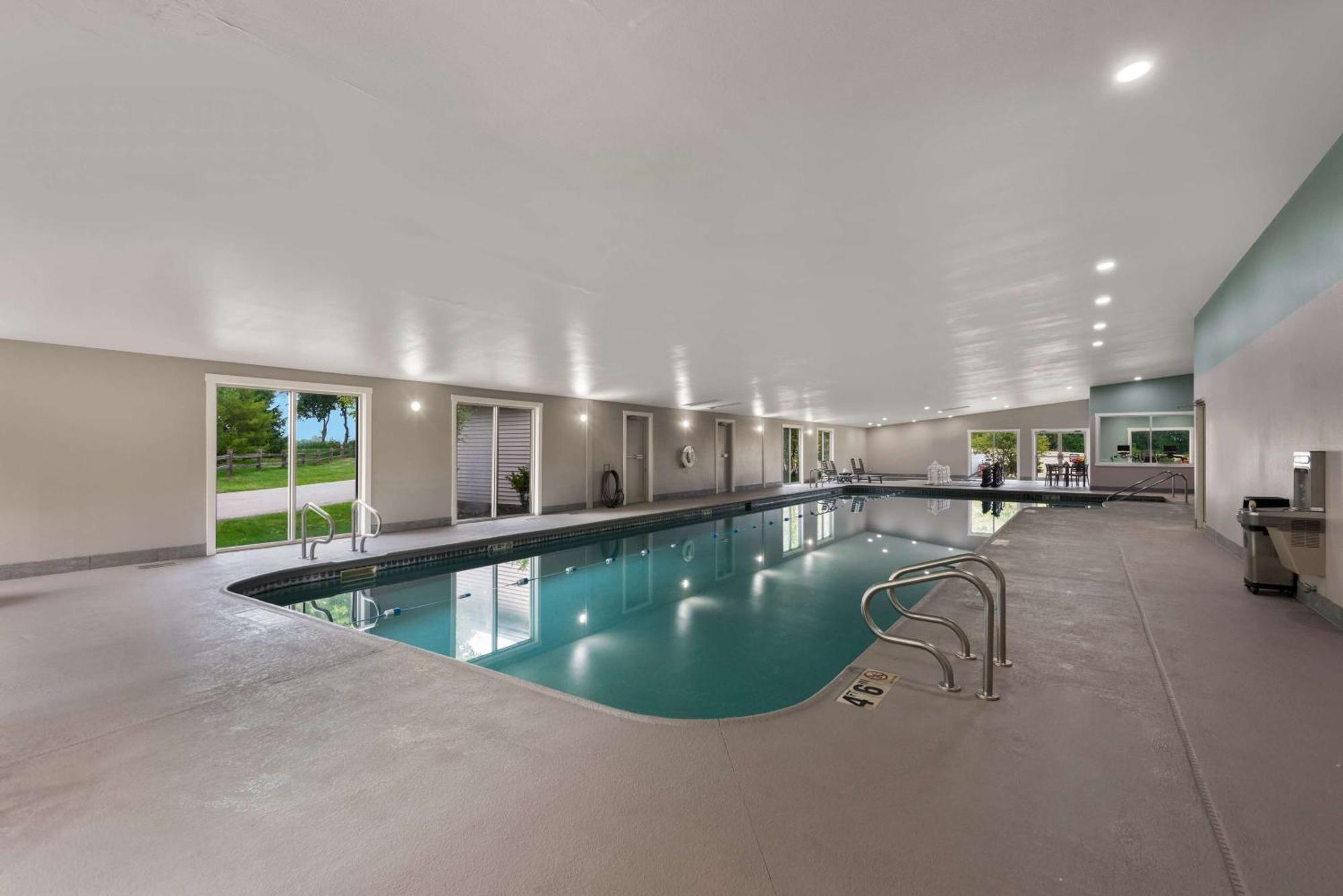 Wyndham Garden Galena Hotel & Day Spa Zewnętrze zdjęcie